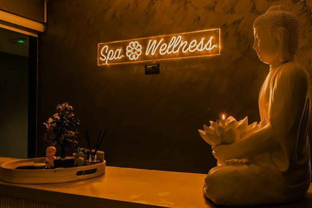 Royal Blue — spa and wellness reception